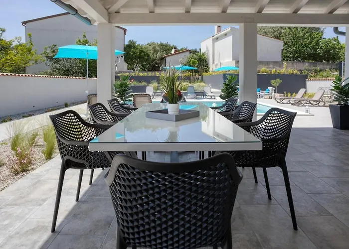 Dream House By Interhome Villa Pula