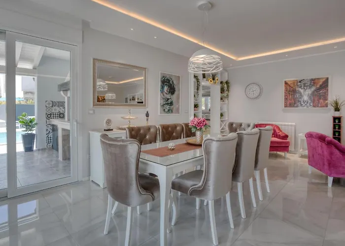 Dream House By Interhome * Pula