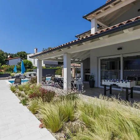 Villa Dream House By Interhome