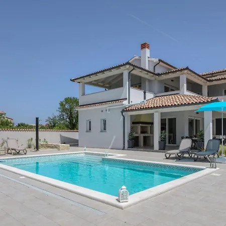 Dream House By Interhome Pula