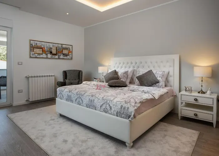 Villa Dream House By Interhome